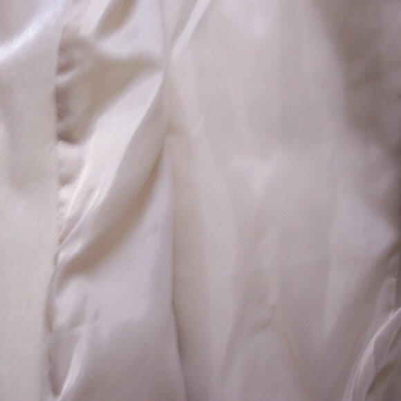 New No Tag White Puffer Coat - Picture 3 of 6